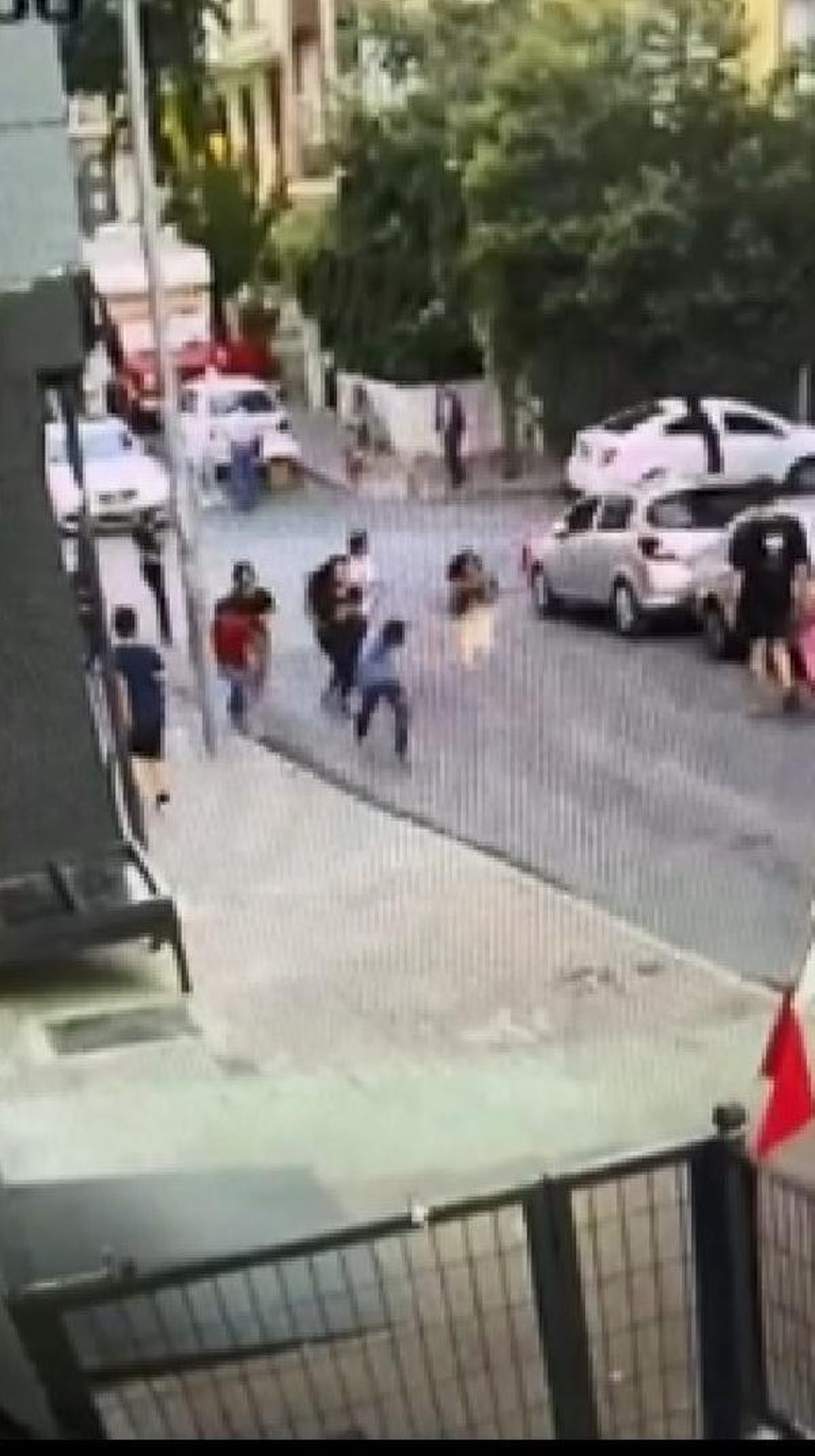 BAYRAMPAŞA\'DA HASTANELİK EDEN TİKTOK MERAKINA 3 GÖZALTI