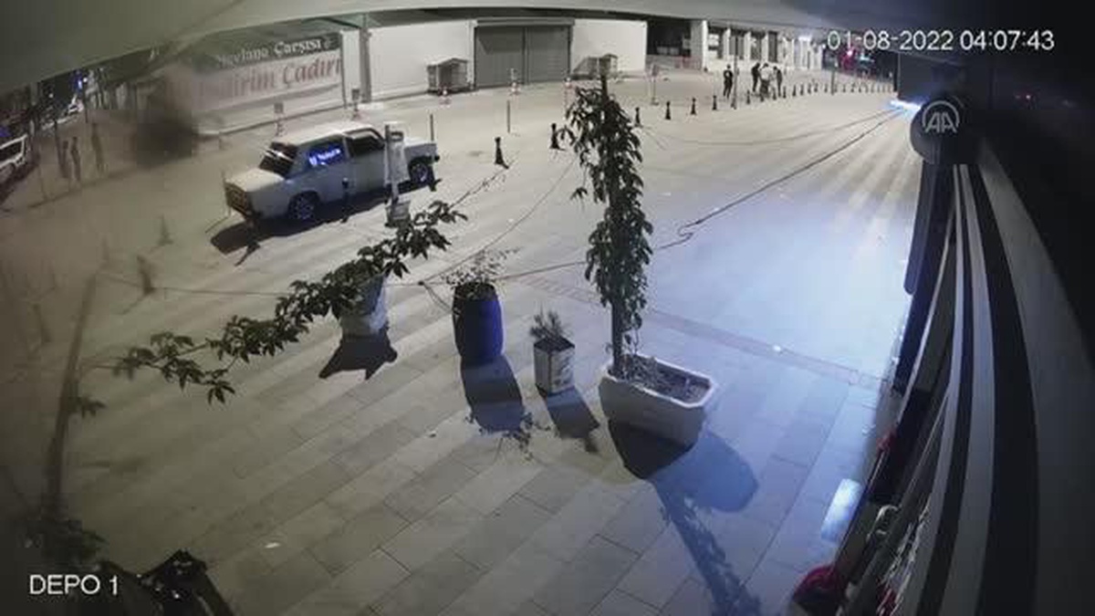 Konya\'da bir kişinin parasını gasbeden 2 zanlı tutuklandı