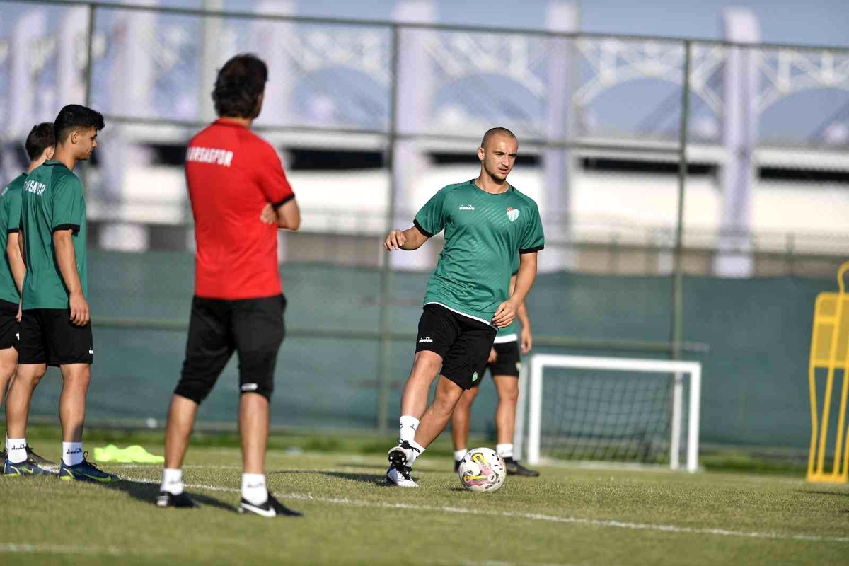 Bursaspor\'da kamp çalışmaları yoğunlaştı