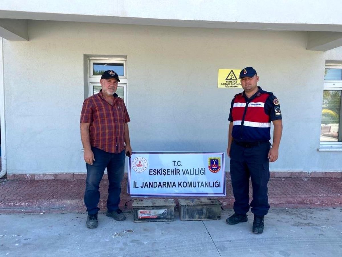 Çalınan aküler jandarma ekiplerince bulunarak sahibine teslim edildi