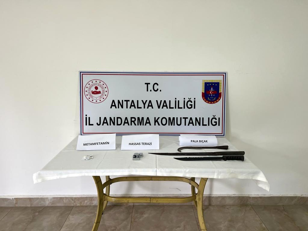 Cezaevi firarisi jandarmaya takıldı