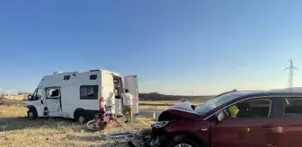 Cip ile karavan kavşakta çarpıştı: 1'i bebek 7 yaralı