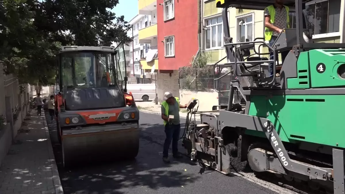 Esenyurt Belediyesi Pınar Mahallesi\'nde Asfalt Serimi Yaptı