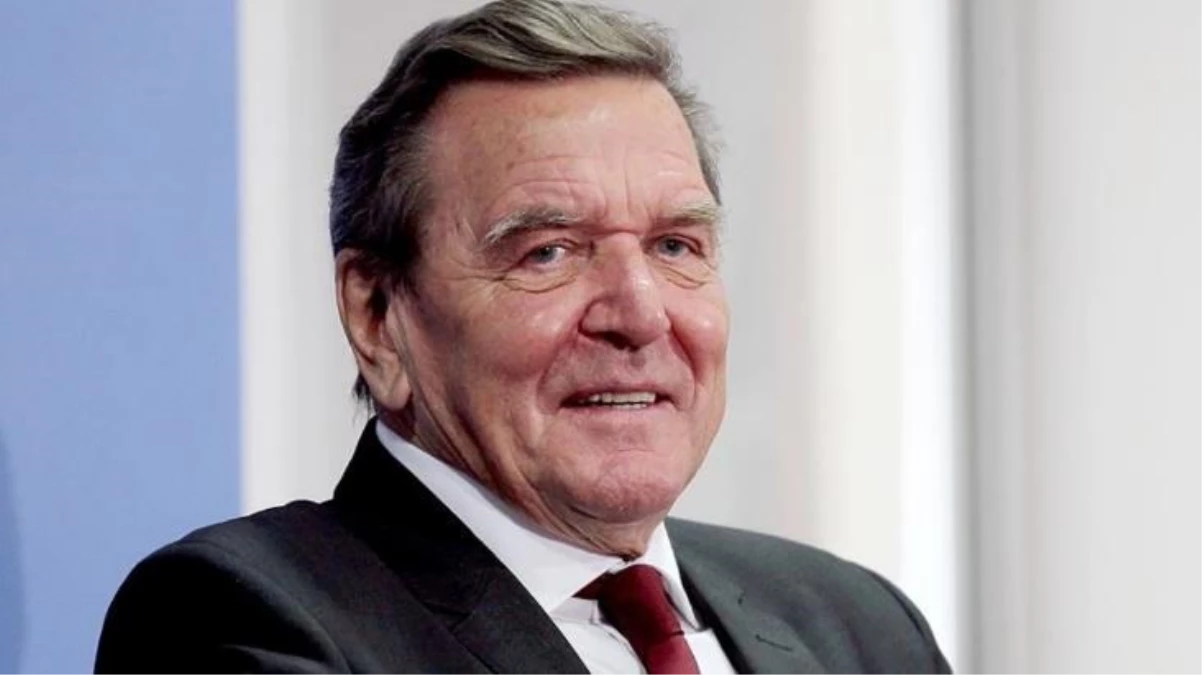 Eski Almanya Başbakanı Schröder\'den Türkiye\'ye övgü dolu sözler: Arabuluculuk girişimini iyi buldum