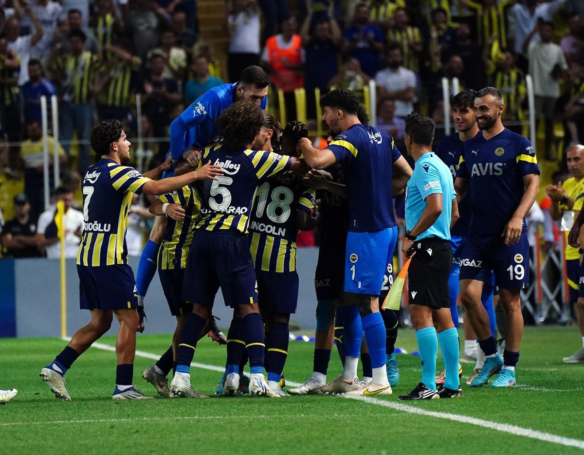 Fenerbahçe turda avantajı yakaladı