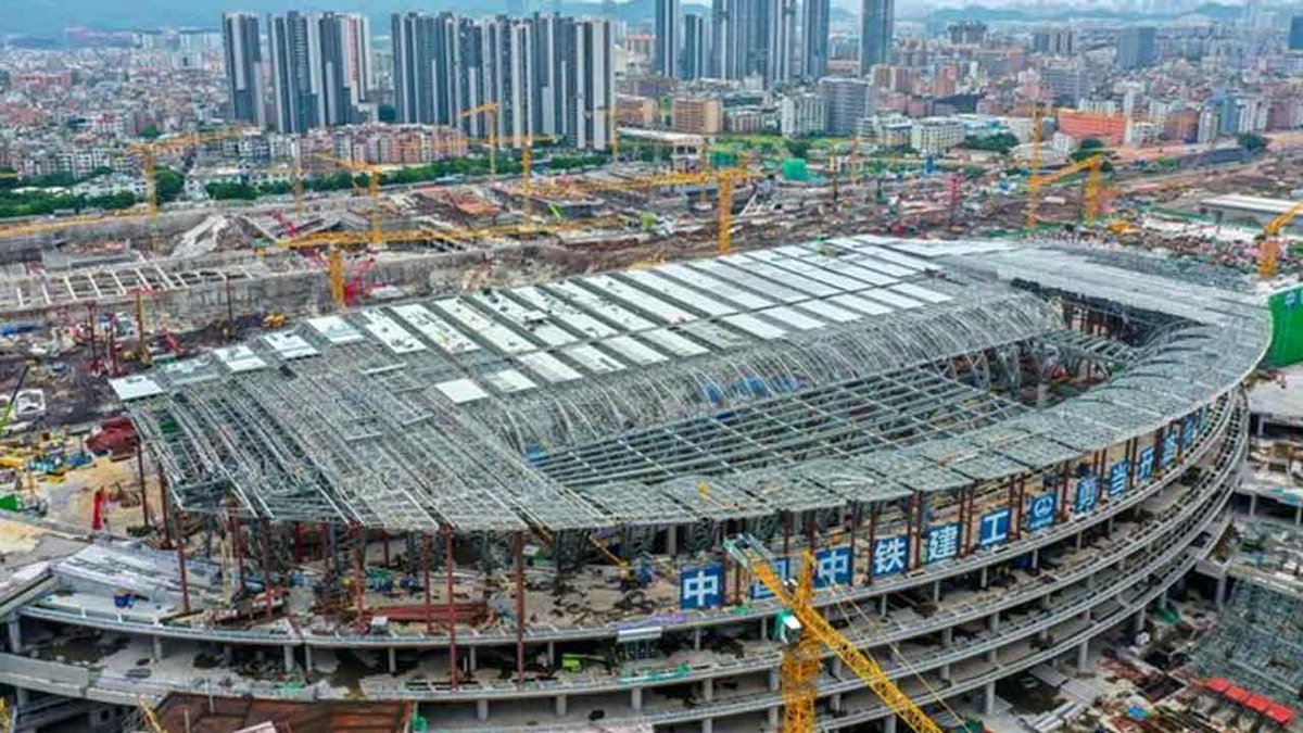 Guangzhou Baiyun Demiryolu İstasyonu\'nun İnşaatında İlk Aşama Olan Ana Yapı Tamamlandı