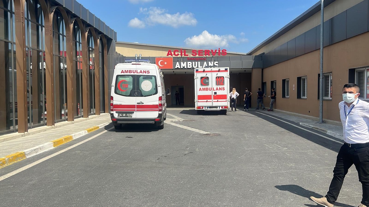 Yangın çıkan hastaneden tahliye edilen hastalar Prof. Dr. Murat Dilmener Acil Durum Hastanesi\'ne getirildi