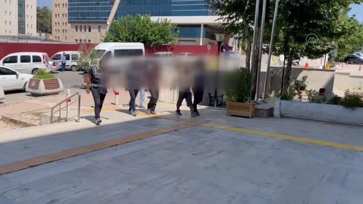 Elazığ\'da hırsızlık yaptıkları iddiasıyla 2 şüpheli yakalandı