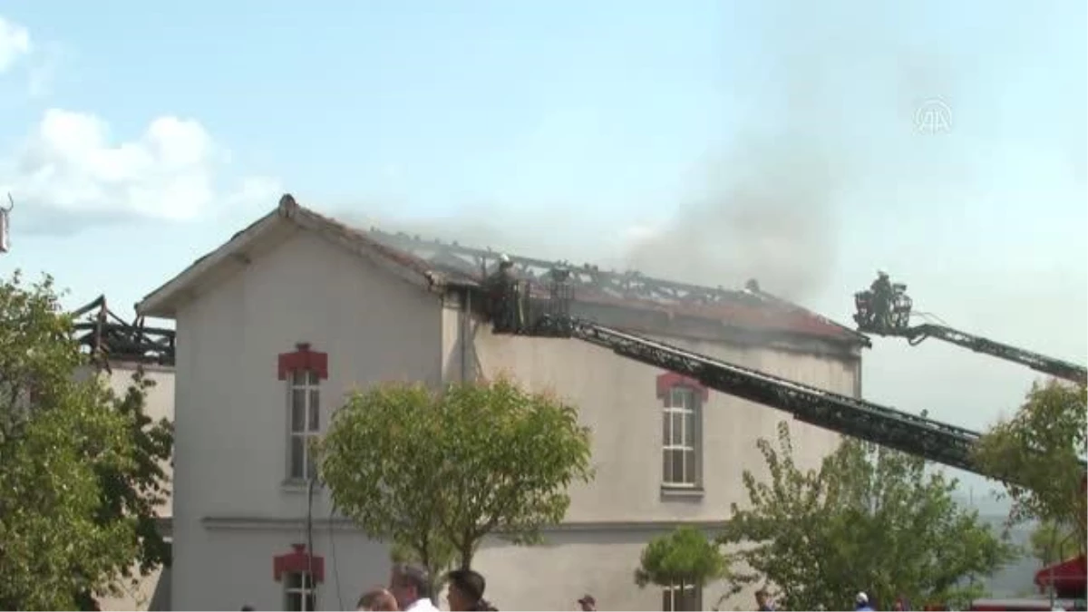 İstanbul'da Balıklı Rum Hastanesi'ndeki yangın kontrol altına alındı