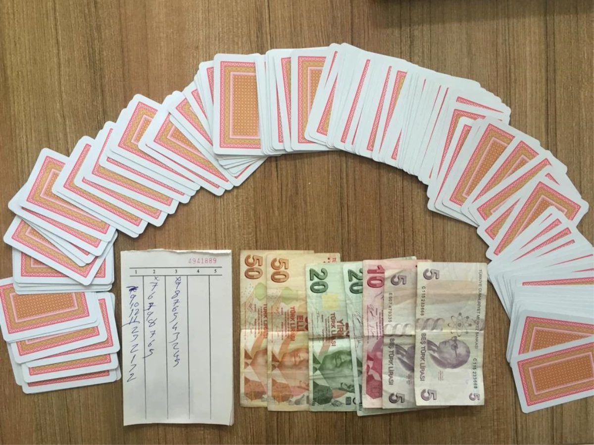 Kayseri\'de kumar oynayan 8 kişiye 14 bin 552 lira ceza uygulandı