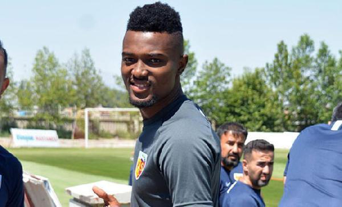 Kayserispor\'un Ganalı futbolcusu Mensah: Beşiktaş\'a gol atarsam...
