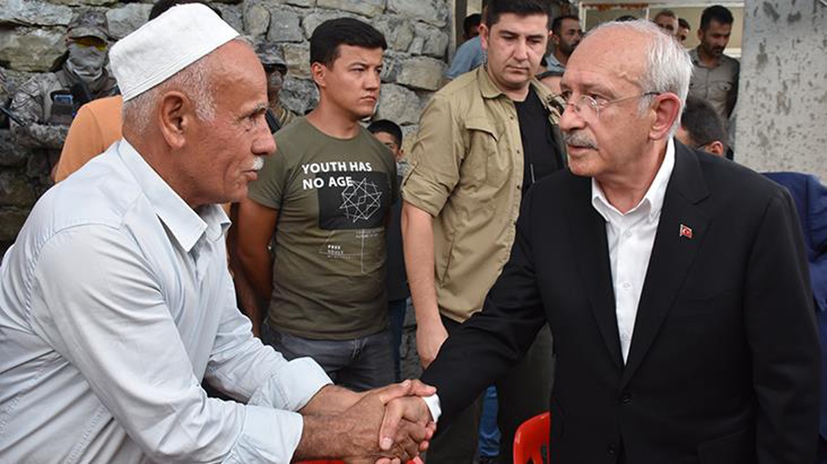 CHP lideri Kılıçdaroğlu, Uludere\'deki olayda yaşamını yitirenlerin ailelerini ziyaret edip söz verdi: Bu olayı aydınlatacağım