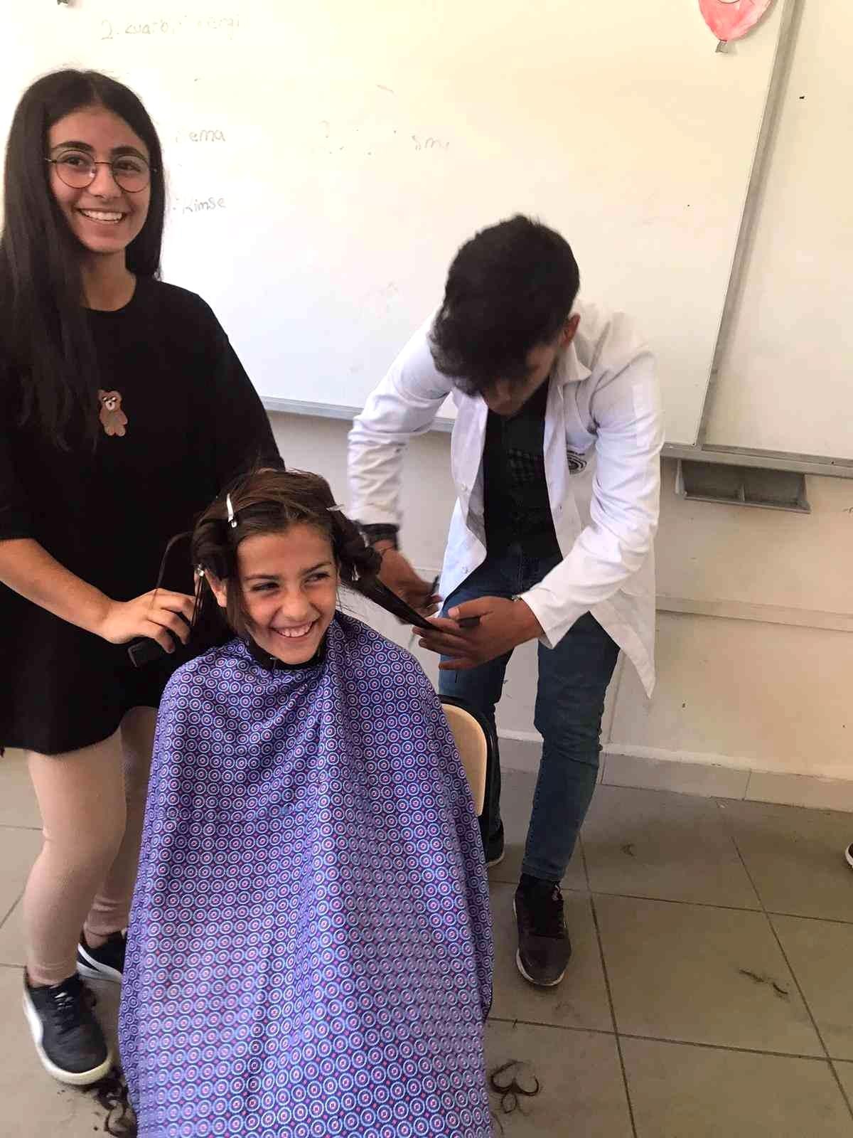 Kozluk\'ta öğrenciler köylerde insan hayatına dokunuyor
