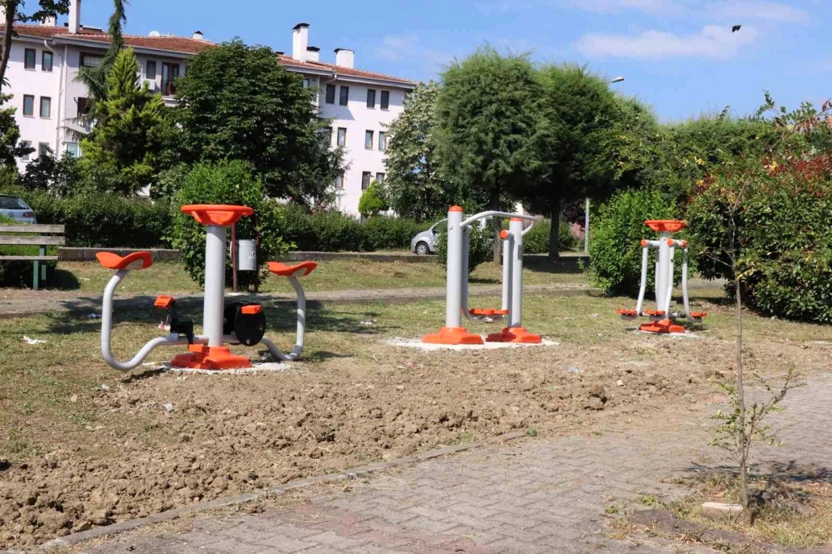 Mahalle parkına fitness aletleri yerleştirildi