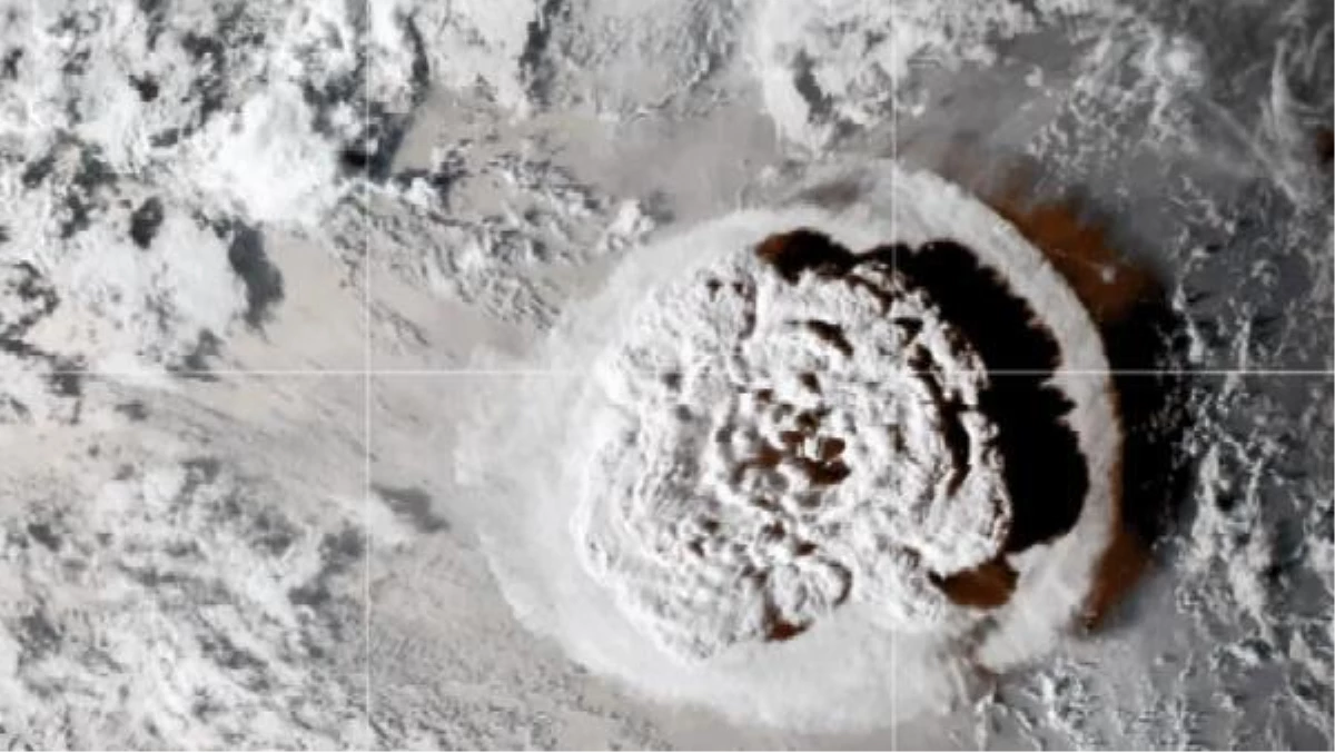 NASA: Tonga\'daki yanardağ stratosfere eşi görülmemiş miktarda su buharı püskürttü