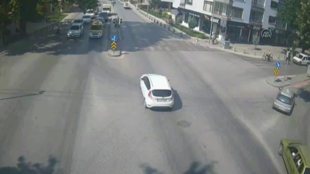 Konya\'da otomobille bisikletin çarpışması sonucu 1 kişi yaralandı
