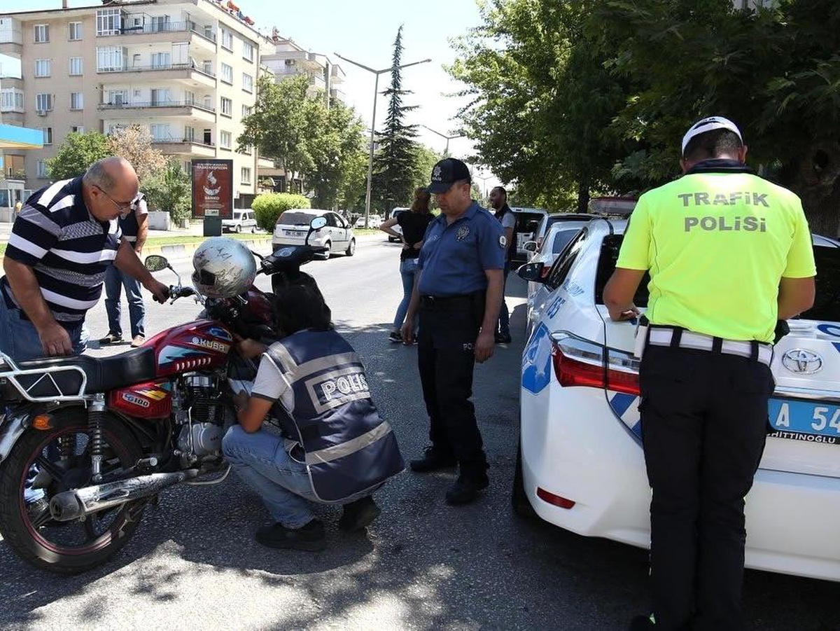 Samsun polisi 1 ayda 98 ateşli silah ve 327 kesici alet ele geçirdi