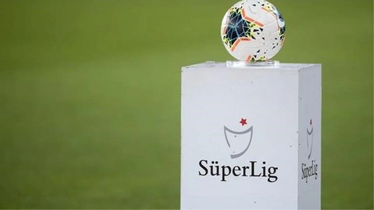 Süper Lig\'de yeni sezonun ilk hafta maçlarını yönetecek hakemler belli oldu