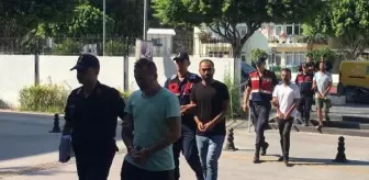 Antalya'da 20 kaçak göçmen yakalandı, 3 organizatör tutuklandı