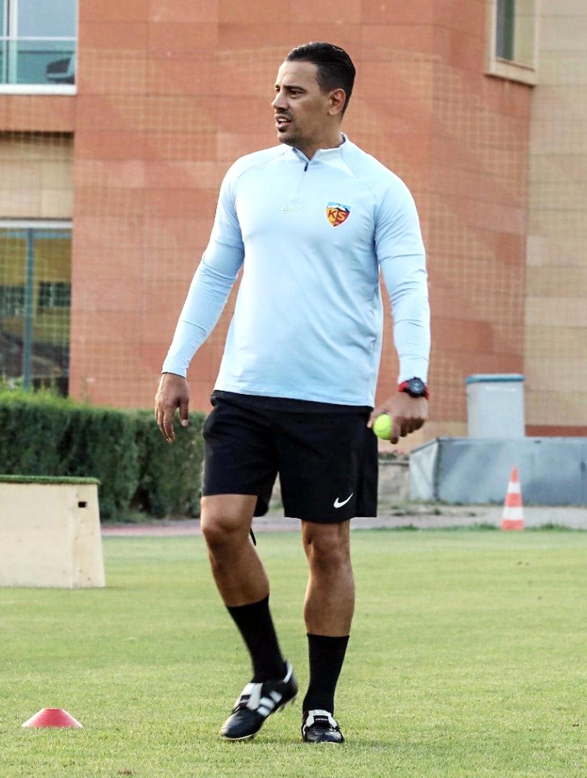 Atan: "Güçlü bir oyun vaat ediyorum"