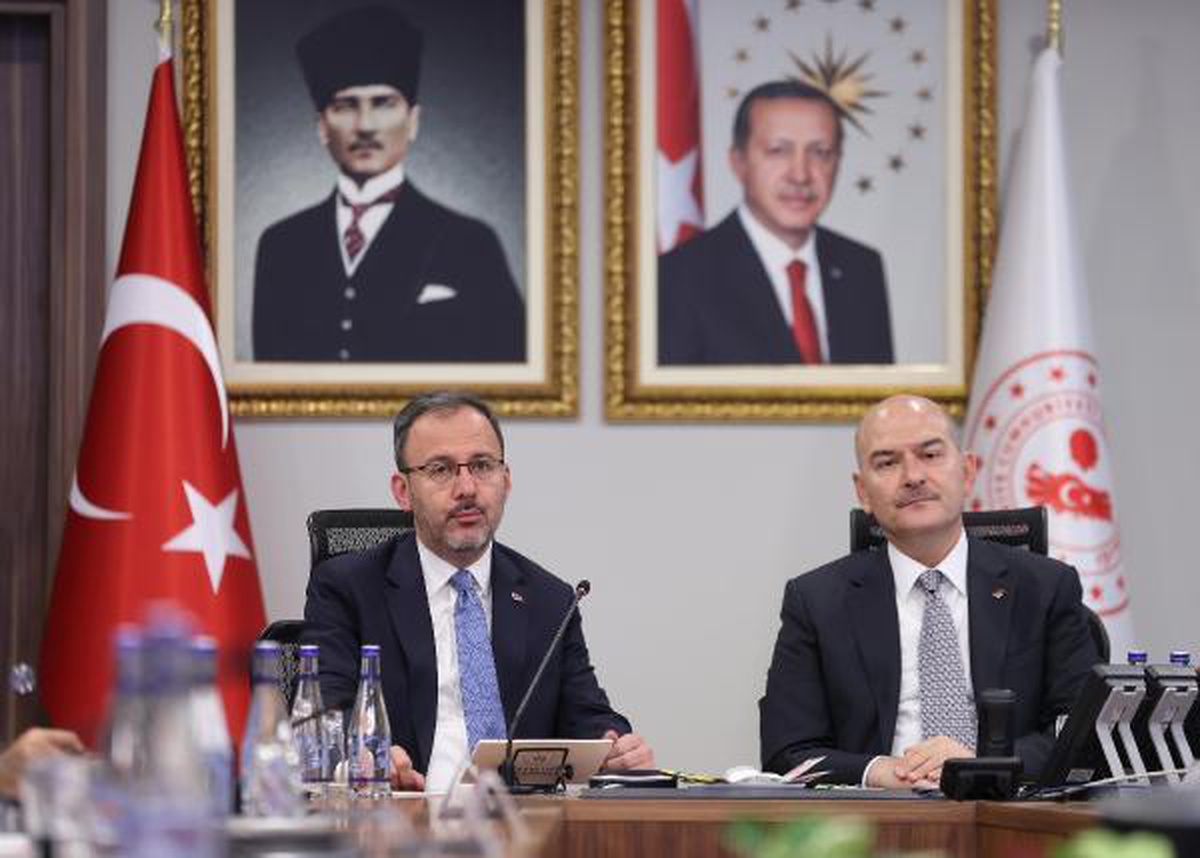 Soylu ve Kasapoğlu, öğrenci yurtlarına ilişkin toplantıda bir araya geldi