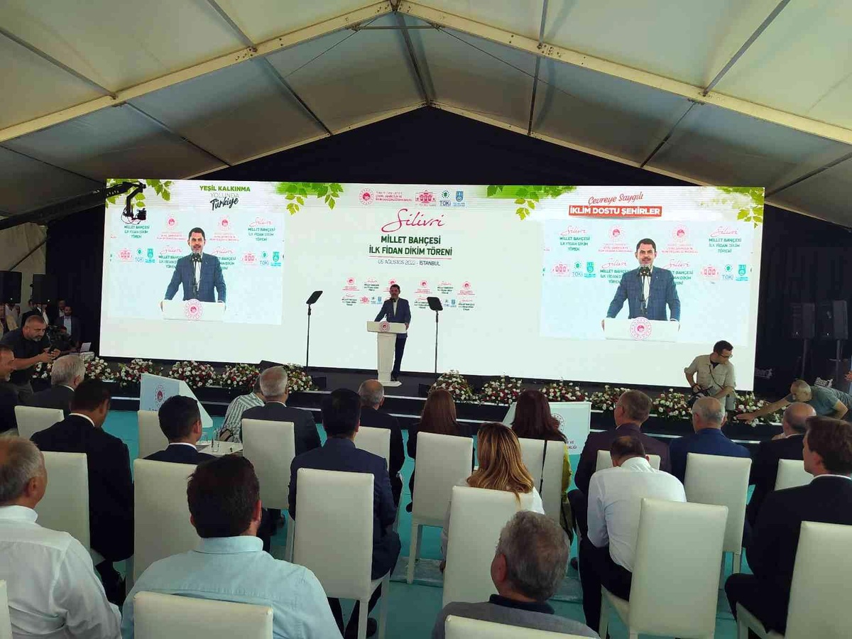 Bakan Kurum: "Göz bebeğimiz İstanbul\'un yeşilliğine yeşillik katıyoruz"