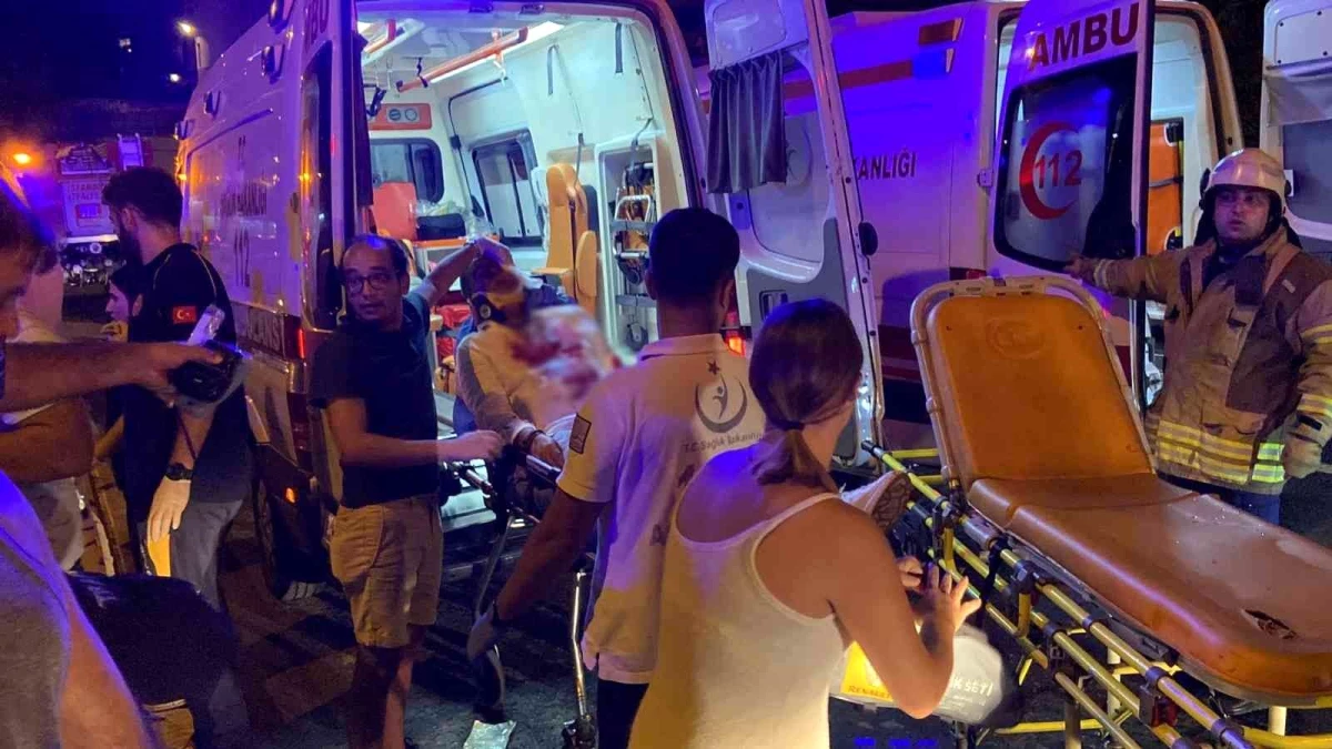 Beşiktaş\'ta ters yöne giren otomobil dehşet saçtı: 7 yaralı