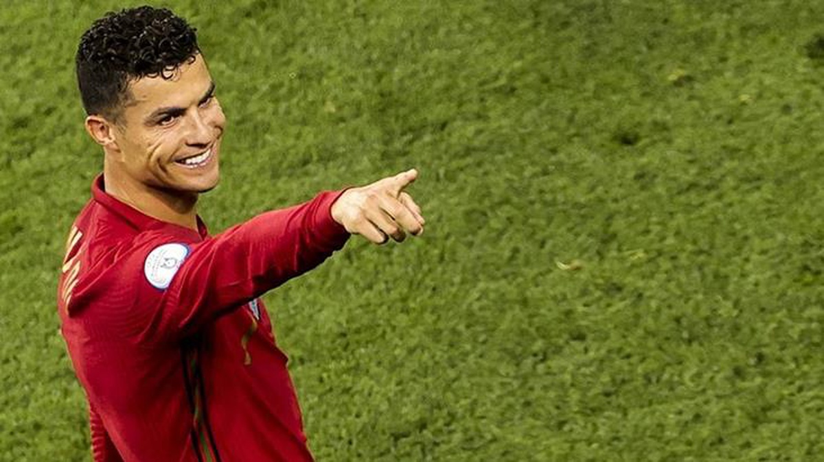 Cristiano Ronaldo\'dan taraftarı heyecanlandıran hareket! "Come to Galatasaray" yorumunu beğendi