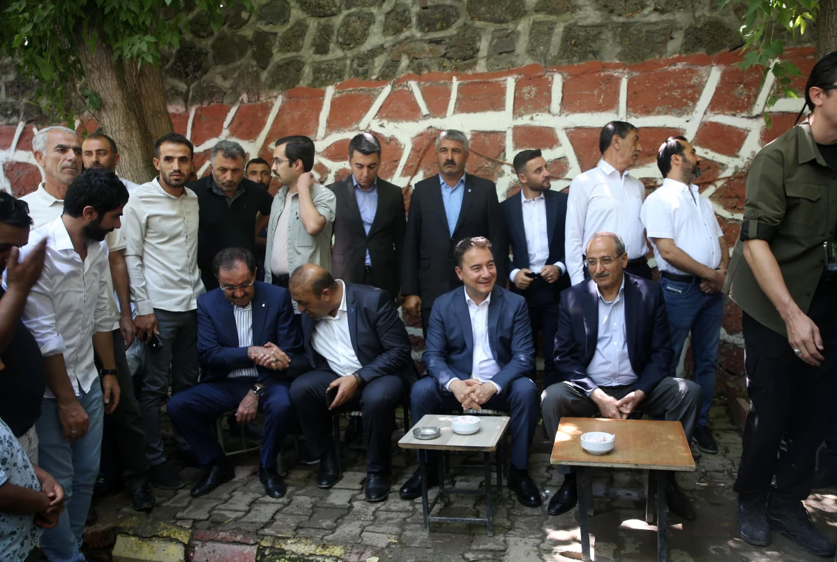 DEVA Partisi Genel Başkanı Babacan, Muş\'ta ziyaretlerde bulundu