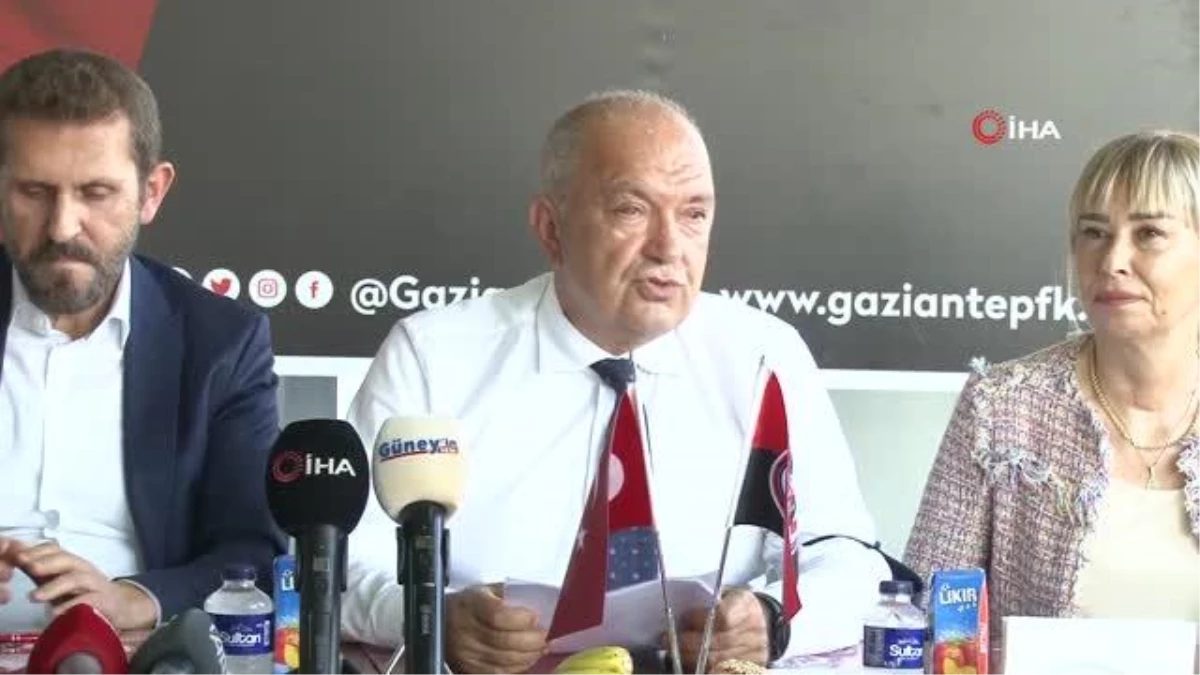 Gaziantep FK yeni transferleri için imza töreni düzenledi