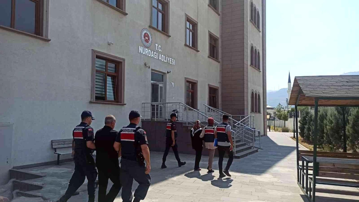 Gaziantep\'te PKK/PYD\'nin finans kaynağına darbe