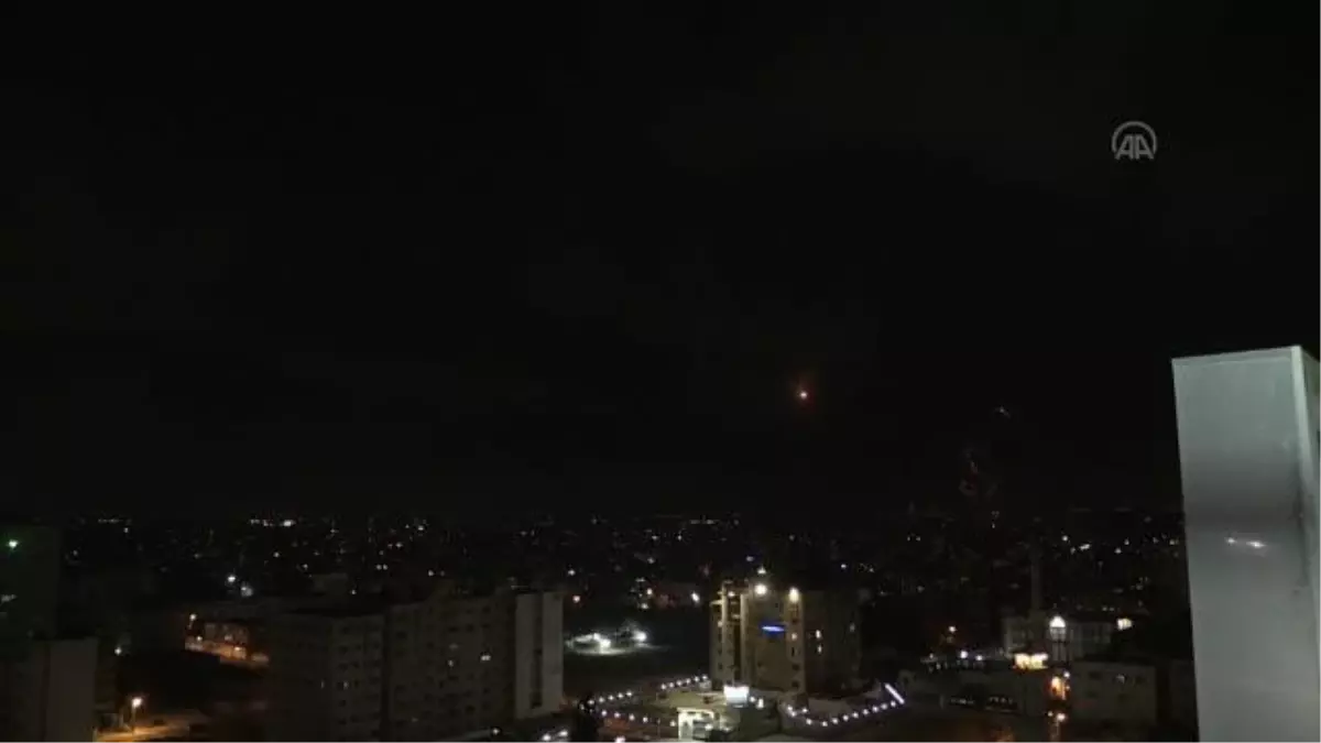 İsrail saldırılarına Gazze'den roketlerle karşılık verildi