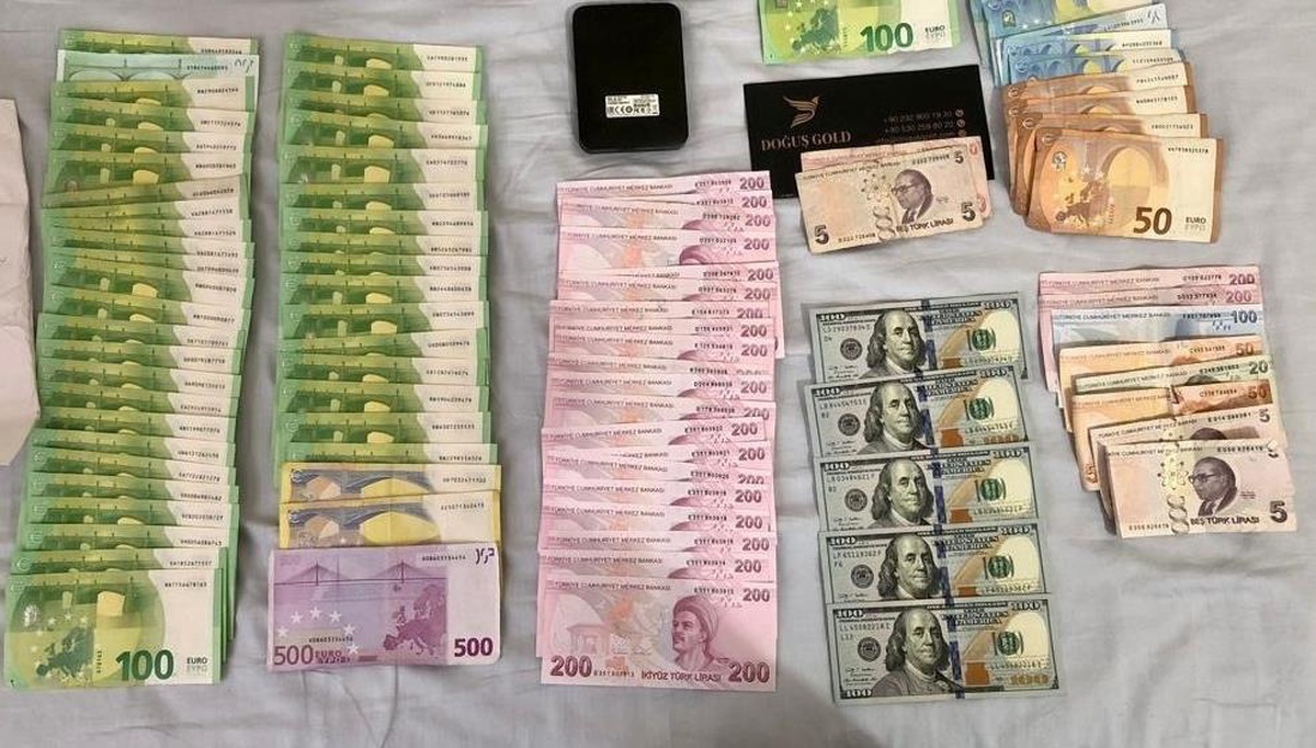 İzmir\'de, FETÖ hücre evinde yakalanan 3 eski üsteğmen tutuklandı