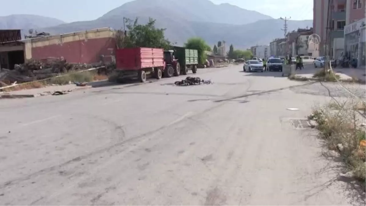 Kahramanmaraş'ta kamyonetle çarpışan motosikletin sürücüsü hayatını kaybetti