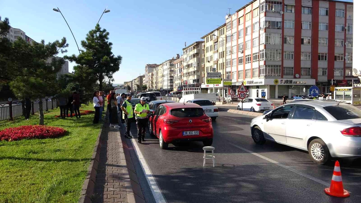 Kayseri\'de 5 araçlı zincirleme kaza