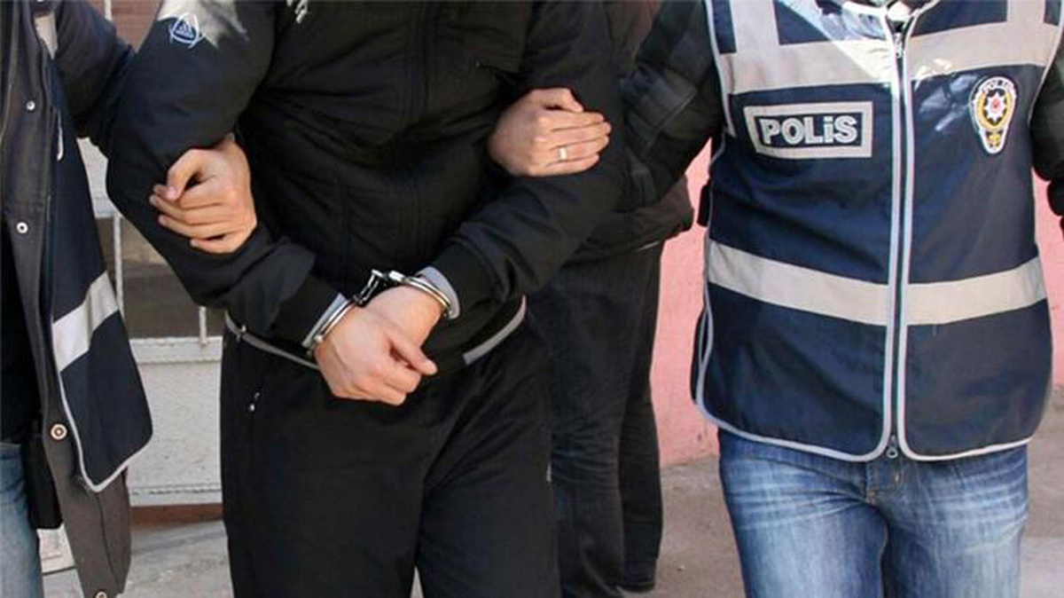 KOM\'dan tarihi eser kaçakçılarına operasyon: Kargo paketine gizlenen 1073 sikkeye el konuldu