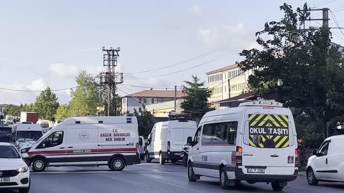 Kocaeli\'de komşular arasında çıkan kavgada bir kişi yaralandı