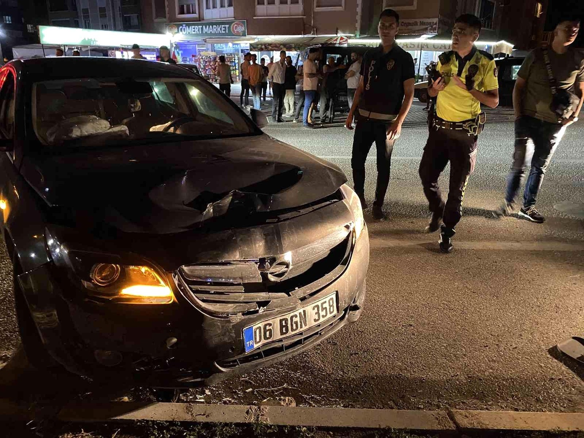 Konya\'da minibüs ile otomobil çarpıştı: 1 yaralı