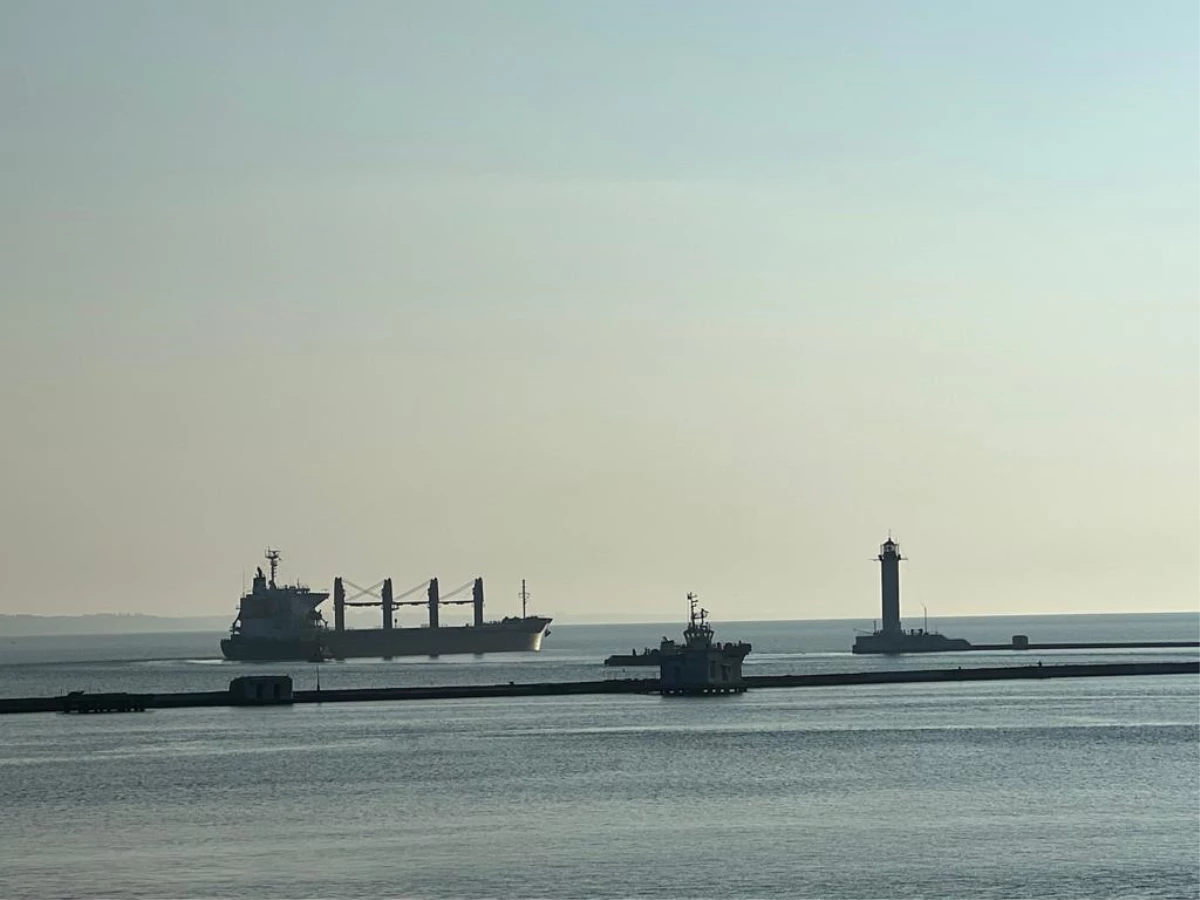MSB: "13 bin ton mısır taşıyan ikinci gemi de Ukrayna\'dan İngiltere\'ye gitmek üzere Çernomorsk Limanı\'ndan hareket etti.