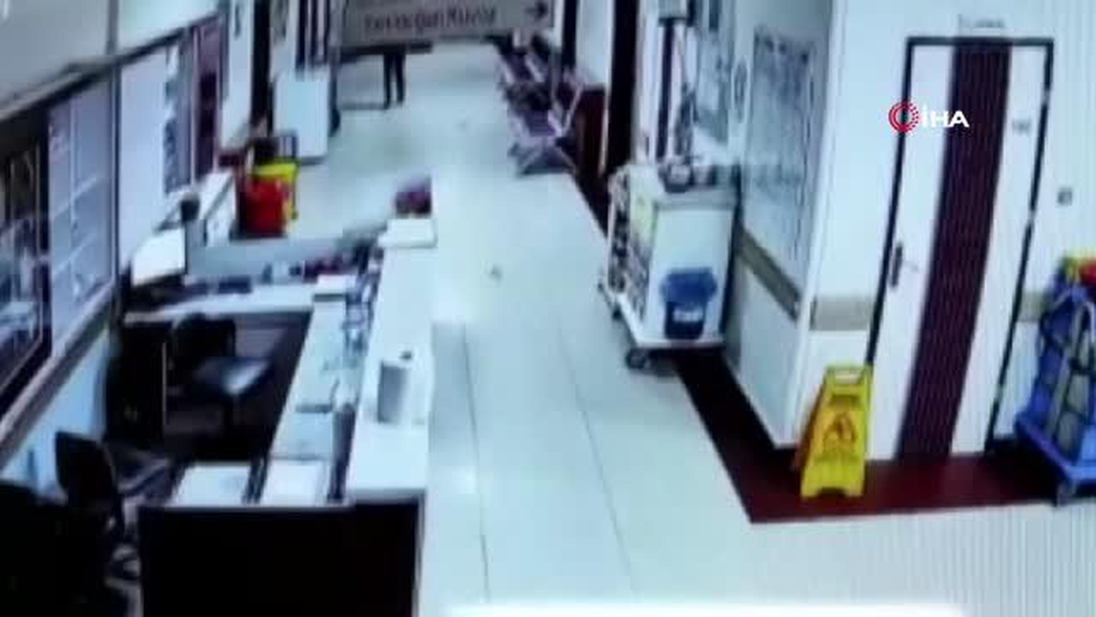 Hastanede bu kadar da olmaz dedirten cep telefonu hırsızlığı