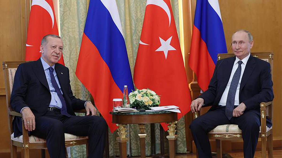 Putin-Erdoğan görüşmesinde dikkat çeken detay: Sehpanın boyutu Avrupa için bir mesaj olabilir mı?