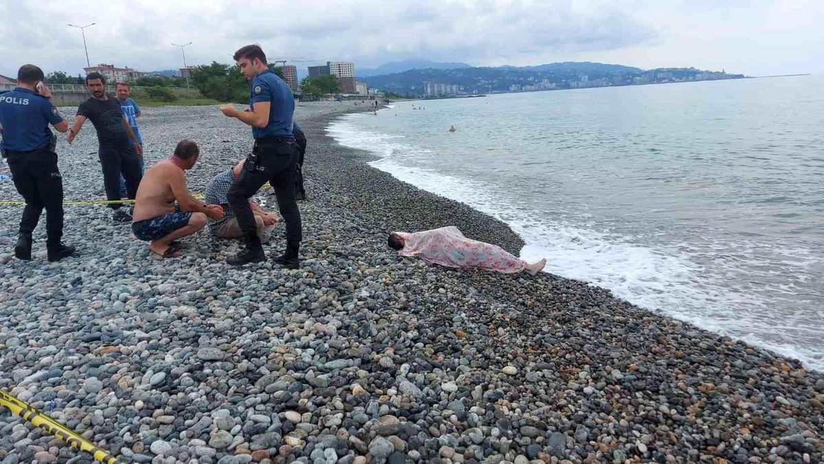 Rize\'de denize giren yaşlı adam boğuldu