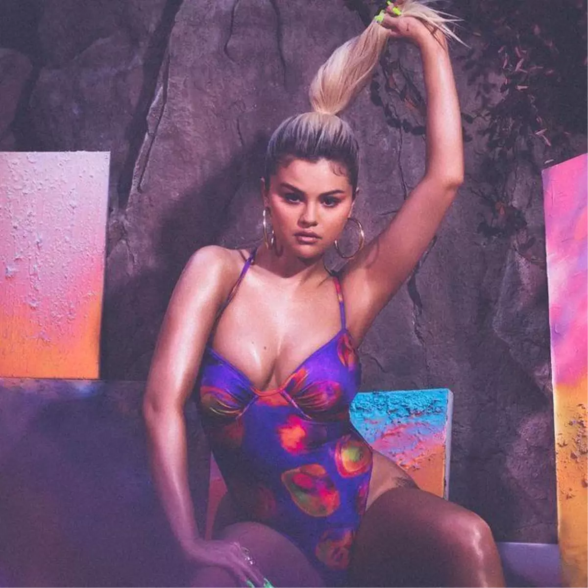 Şarkıcı Selena Gomez'den 'kilo aldı' eleştirilerine yanıt: Olduğum gibi mükemmelim