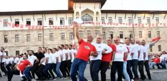 Sivas'ta yüzlerce kişiden 'Gardaşlık' halayı