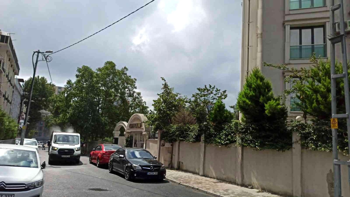 Sultangazi\'de böceklere karşı ilaçlama çalışmalarına ağırlık verildi