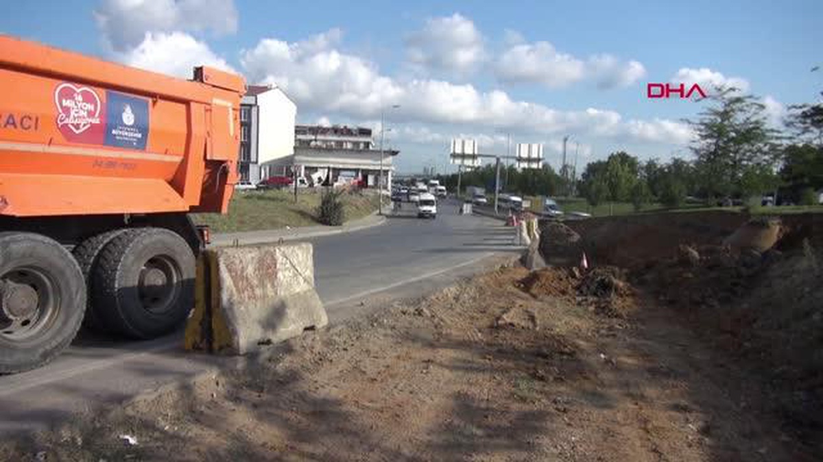 SULTANGAZİ\'DE YOL ÇALIŞMASI SIRASINDA HAVAN TOPU MERMİSİ BULUNDU