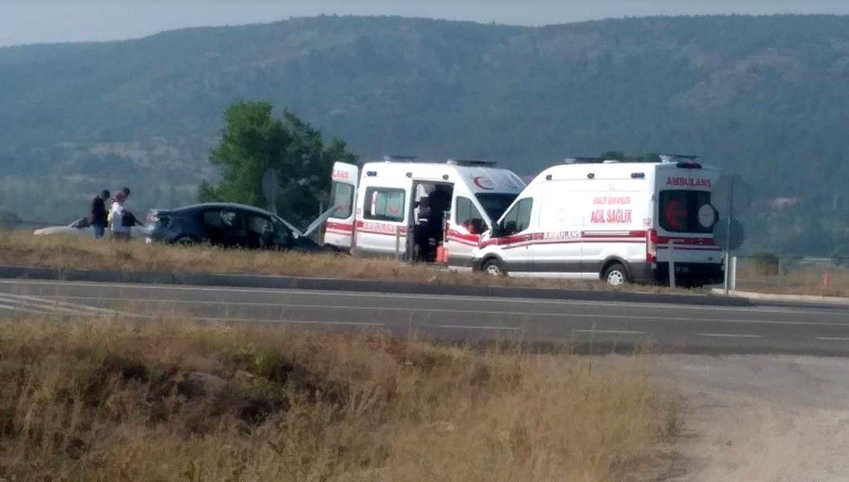 Tavşanlı\'da trafik kazası: 5 yaralı