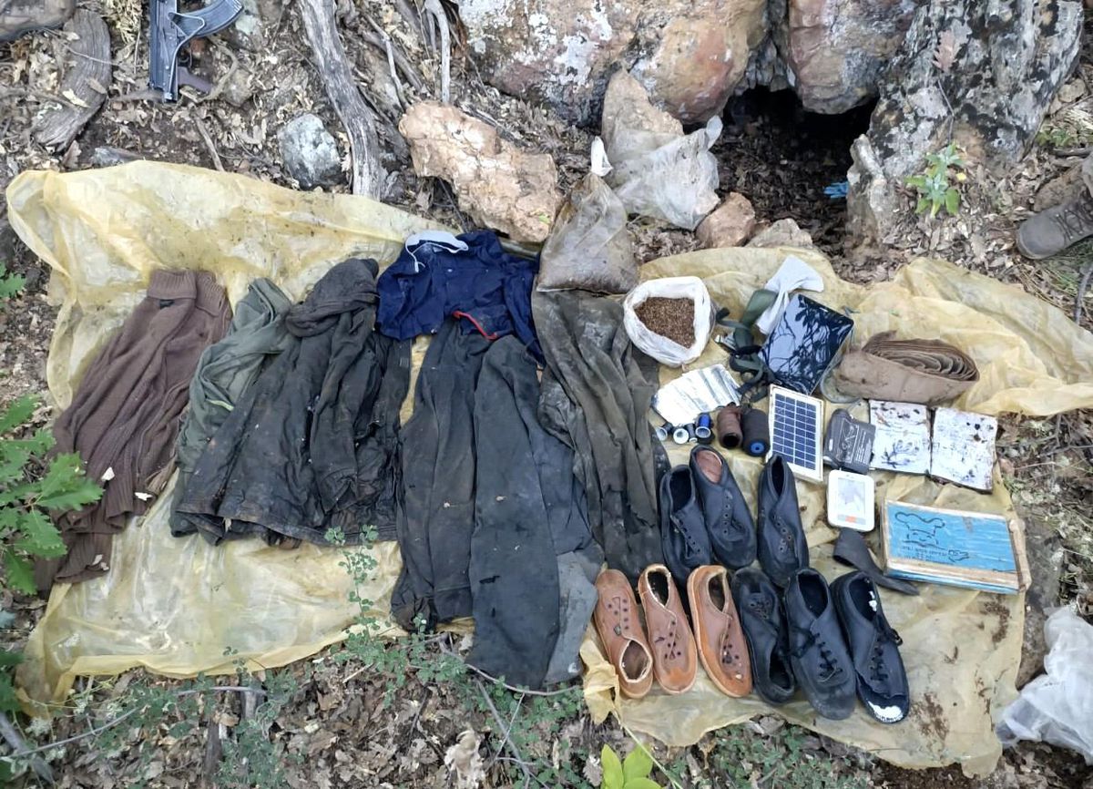 Tunceli\'de terör örgütüne ait yaşam malzemesi ele geçirildi