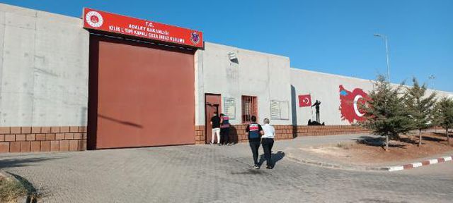 10 senelik anne, oğul ve gelin cinayetinin sırrı çözüldü! Katil zanlısı baba-oğul tutuklandı 10 senelik anne, oğul ve gelin cinayetinin sırrı çözüldü! Katil zanlısı baba-oğul tutuklandı