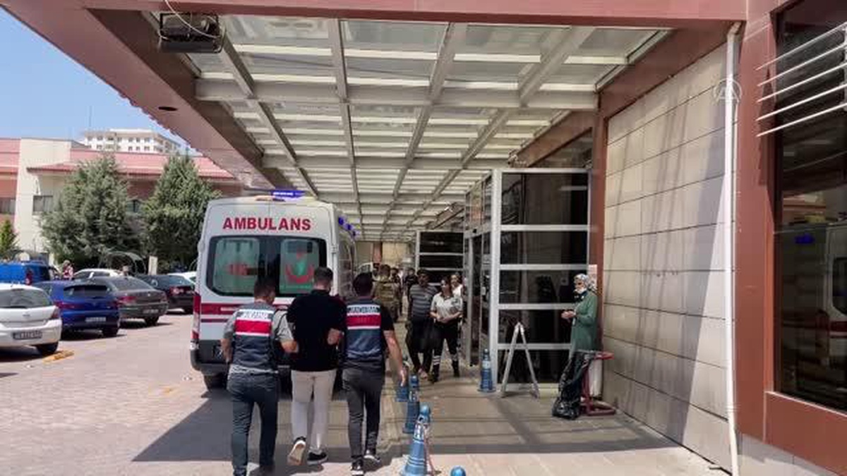 Kilis\'te 10 yıl önce toprağa gömülü bulunan 3 cesetle ilgili baba ve oğlu tutuklandı